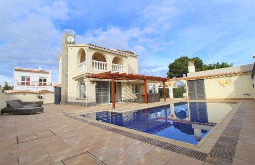Empuriabrava Villa | LEON INMO Villa Loro - 14157