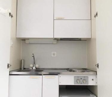 Center Apartment | Leon Studio Steps from Zurich HB Station