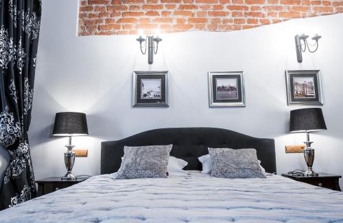 Old Town Apartment | Leonardo 2