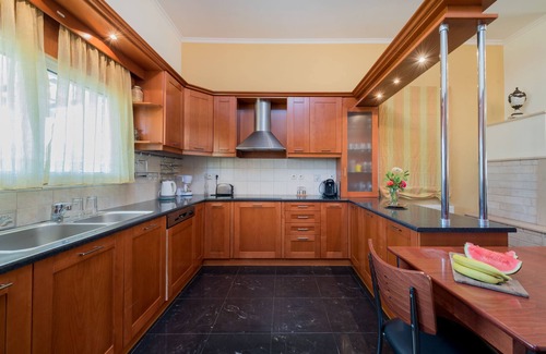Kalamaki Villa | Leone Luxury Villas