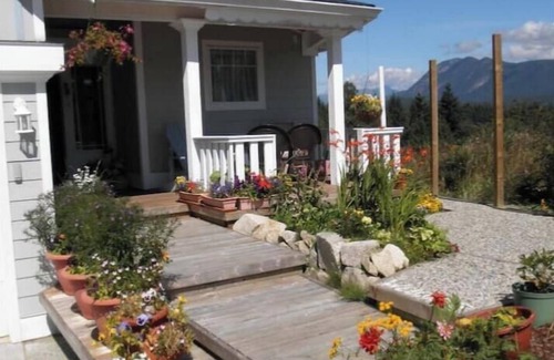 Sechelt Apartment | Leopard Suite, fantastic View!