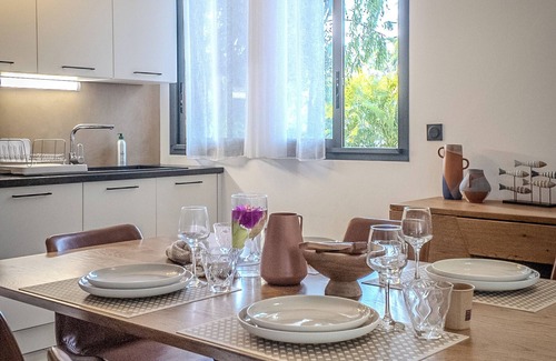 Etang Sale Les Bains Apartment | Les 3 sables, Capucin