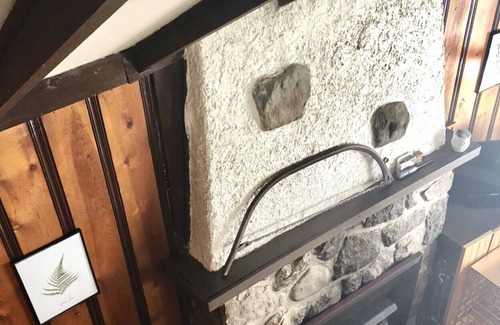 Val David Cabin | Les Alpes, Nice vintage cottage in Village Suisse resort, in heart of Val-David
