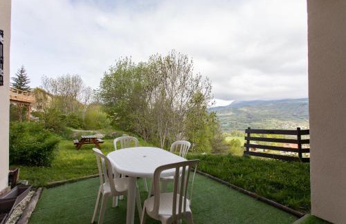 Saint-Leger-les-Melezes Apartment | Les Arolles - Appartement vue sur la montagne