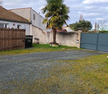 Les Boucholeurs House | LES BOUCHOLEURS