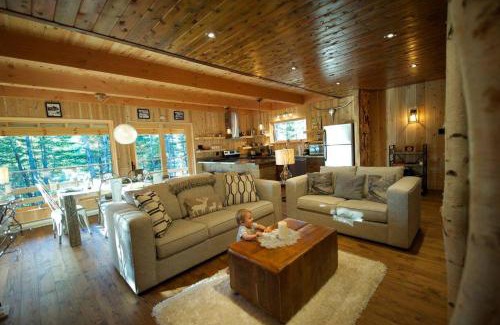 La Malbaie Ski Chalet | Les Bouleaux - Les Chalets Spa Canada