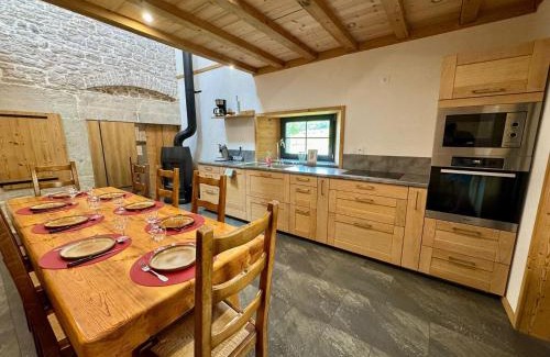 Laviron House | Les Bouloies I Gîtes familiaux I Vue dépaysante I Barbecue extérieur I Rénovation récente