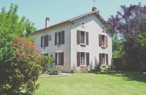Montbron Bed & Breakfast | Les Bruyeres B&B