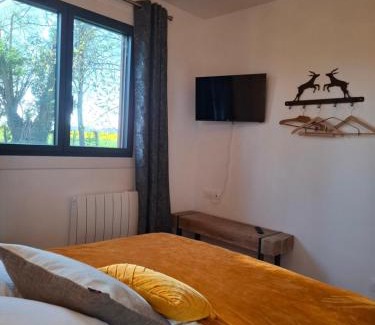 Flexanville Bed & Breakfast | Les Cabanes d'Isa - 1 CHAMBRE lit Queen size