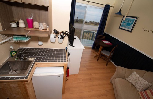 Pointe-au-Pere Cabin | Les Cabines du Phare