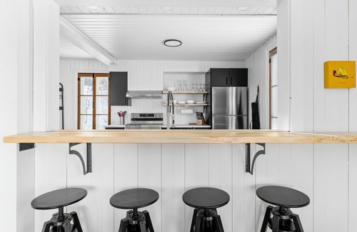 Saint Irenee Ski Chalet | Les Capelans | indoor and outdoor Fireplaces | BBQ | River View