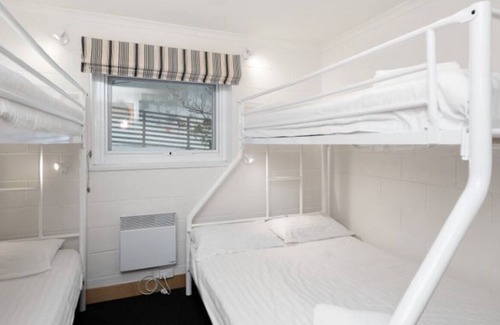 Falls Creek Apartment | Les Chalet 21 - Modern Convenient Apartment. All Youll Need & More