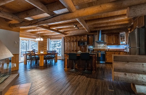 Lac-Sergent Ski Chalet | Les Chalets Tourisma - Le Caribou