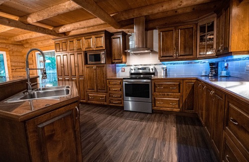 Lac-Sergent Ski Chalet | Les Chalets Tourisma - Le Caribou