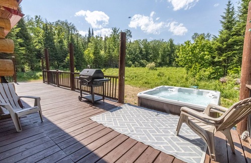 Lac-Sergent Ski Chalet | Les Chalets Tourisma - Le Caribou