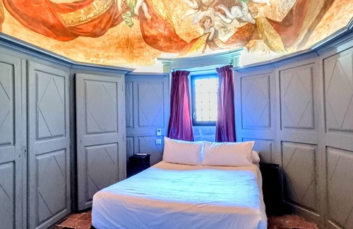 Sainte-Julie Hotel | Les Chambres De La Renaissance
