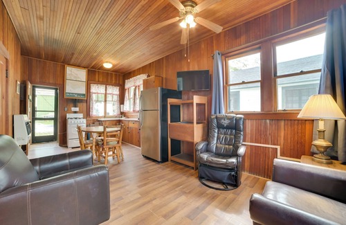 Cedarville Cabin | Les Cheneazu Island Hideaway 5 w/Community Perks!