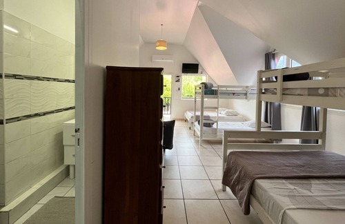 Saint-Benoit Apartment | Les Cyprès chambre d'hôtes la Villa Lyse