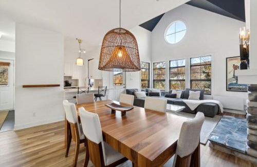 Tremblant-Les-Eaux Apartment | Les Eaux Luxe Mountain View Condo Private Sauna
