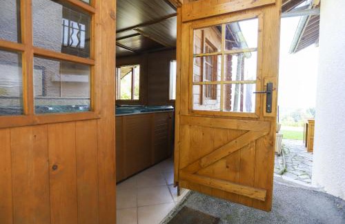 Sevrier House | Les Eaux Vives