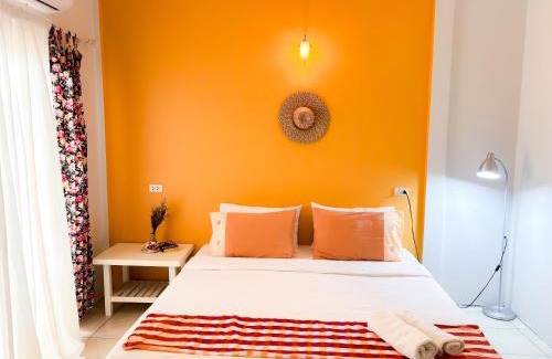 Khuekkhak Bed & Breakfast | Les Fleurs House