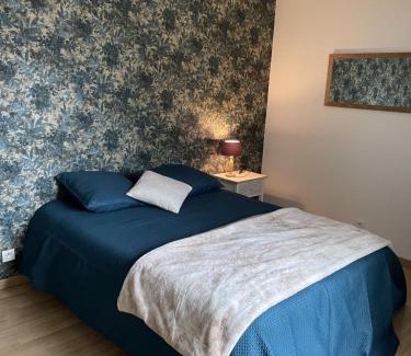 Hieres-sur-Amby Villa | LES GLYCINES