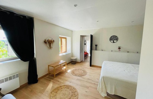 Saint-Cernin-de-Labarde Apartment | Les Hirondelles