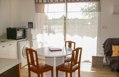 Saint-Salvayre Apartment | Les idées d'Emilie" apartment with terrace 6 min from the Grands Buffets.