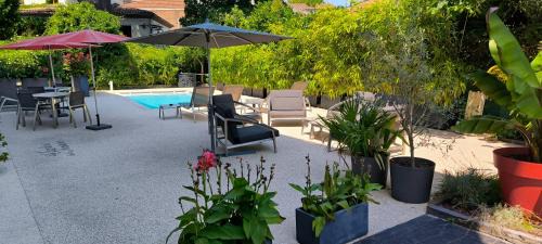 Centre Ville d'Ales Bed & Breakfast | les jardins de la fontaine