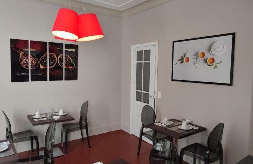 Centre Ville d'Ales Bed & Breakfast | les jardins de la fontaine