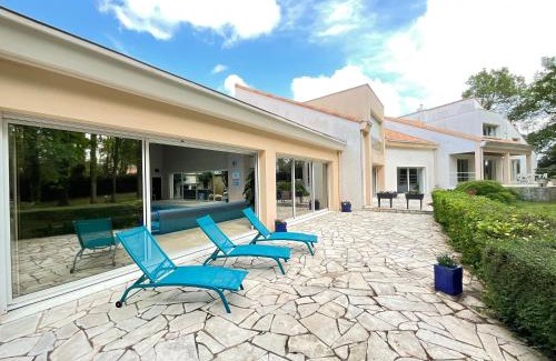 Basse-Goulaine House | Les Jardins de la Muse, piscine couverte, spa et fitness