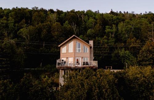 Baie-St-Paul House | Les Marées