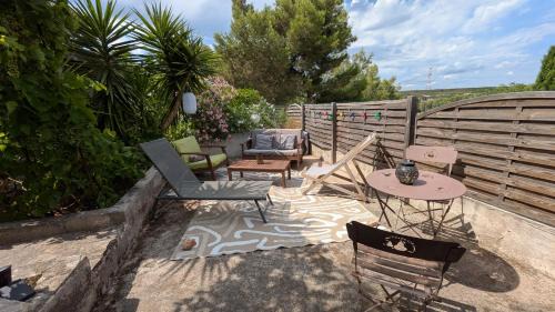 Ensues-la-Redonne Apartment | Les Mondes - Appartement bas de maison