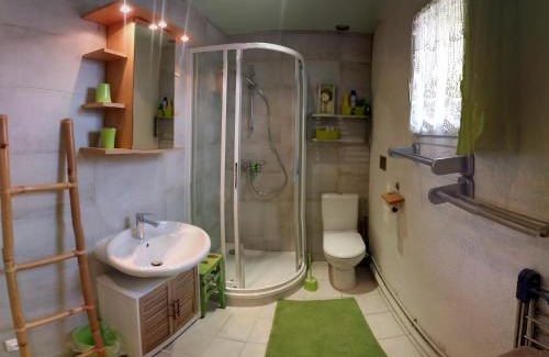 Crecy-en-Brie House | Les Nympheas, au calme, grand jardin à 15 min de Disney