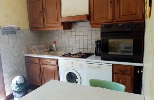 Vic-sur-Cere Apartment | les Pétunias