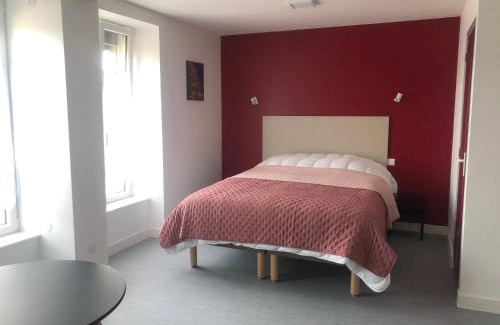Saint-Laurent-sur-Sevre Bed & Breakfast | Les Papoulis