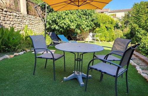 Saint-Victor-de-Malcap Bed & Breakfast | Les parfums du midi
