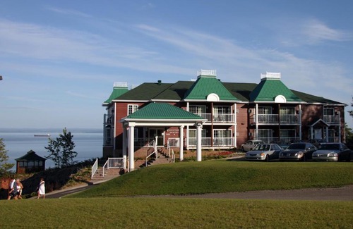 Pointe-au-Pic Hotel | Les Pavillons du Petit Manoir du Casino