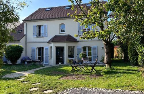 Auvers-sur-Oise Bed & Breakfast | Les Persiennes