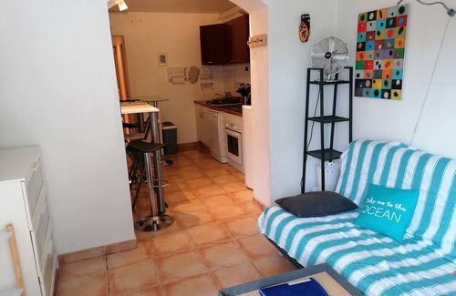 La Couronne Apartment | Les pieds dans l'eau - beach and relaxation in Martigues, just 2 minutes from Marseille".