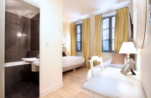 Mazarin Quarter Hotel | Les Quatre Dauphins
