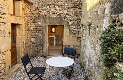 Sainte Croix de Beaumont House | Les Roses