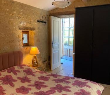Sainte Croix de Beaumont House | Les Roses
