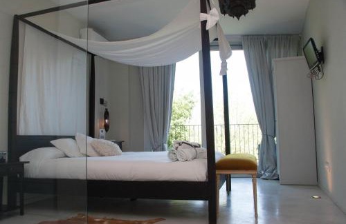 Santa Maria de Palautordera House | Les Suites