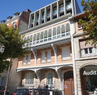 Reims City Centre Apartment | Les Suites 7 Anges - Parking, Vue Cathédrale & Centre Historique Reims