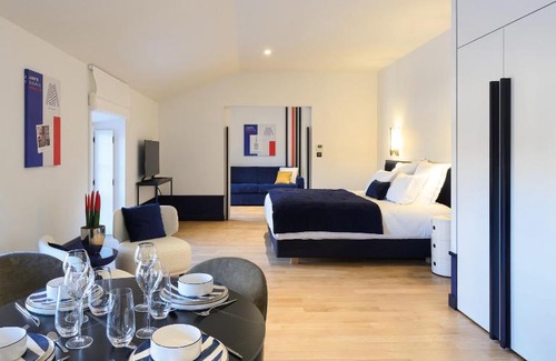 Epernay Bed & Breakfast | Les Suites BB, Champagne Besserat de Bellefon