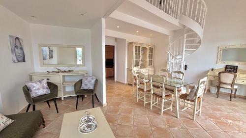 Port Cogolin Apartment | Les Tropéziennes - Chic Triplex Balcon Vue Marina