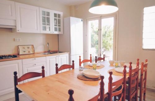 Tivissa House | Les violetes