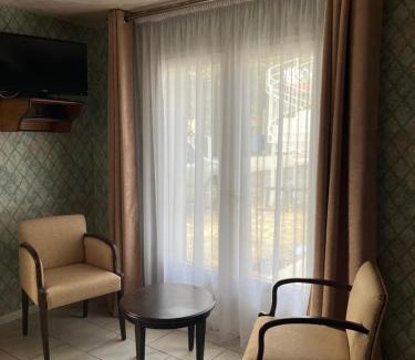 Thieblemont-Faremont Bed & Breakfast | Les Wyllos