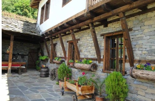 Garmen House | Leshten Valentin's House